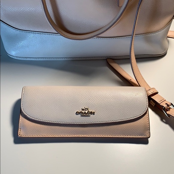 Coach purse. Pink and white. Matching wallet. - Picture 4 of 4